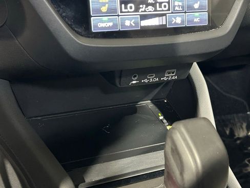 Used 2025 Subaru Forester Limited AWD/4WD image 24