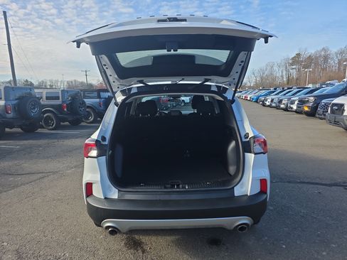 Certified 2022 Ford Escape SE w/ Cold Weather Package image 17