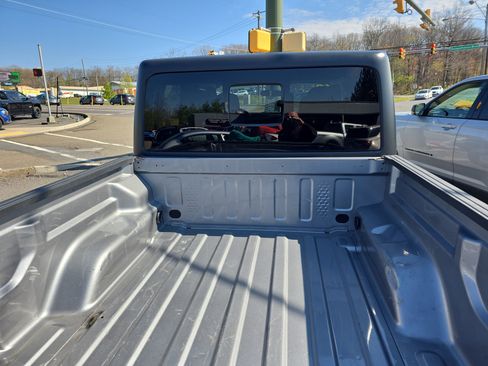 Used 2020 Jeep Gladiator Sport w/ Quick Order Package 24S AWD/4WD image 4