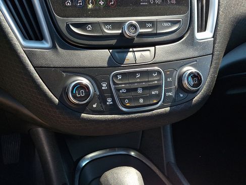 Used 2023 Chevrolet Malibu LT FWD image 16