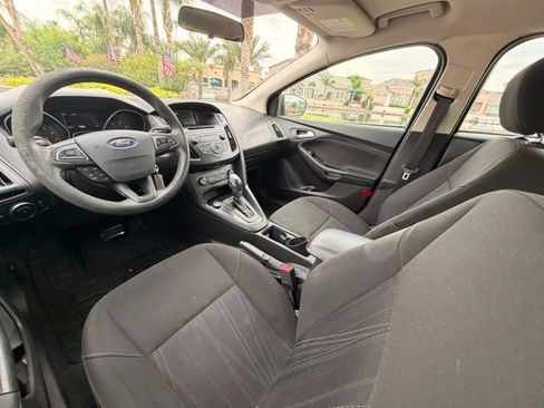 Used 2015 Ford Focus SE FWD image 9