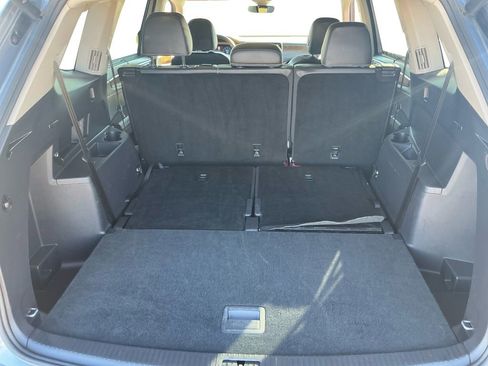 Used 2025 Volkswagen Atlas SE image 23