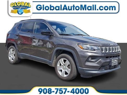 Used 2022 Jeep Compass Latitude w/ Convenience Group AWD/4WD image 1