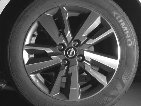 Used 2025 Nissan Versa SV image 14