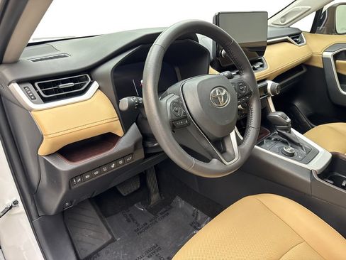Used 2025 Toyota RAV4 Limited w/ Advanced Technology Package AWD/4WD image 51