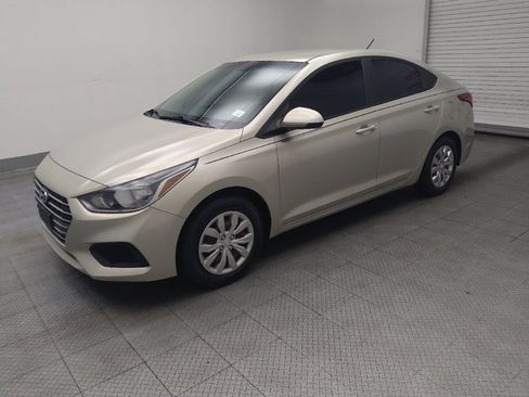 Used 2019 Hyundai Accent SE FWD image 2