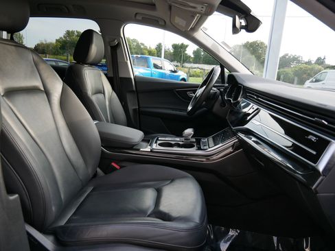 Used 2022 Audi Q7 Premium Plus image 23