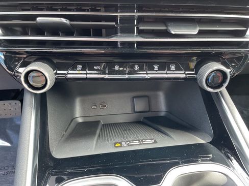 New 2026 Chevrolet Traverse RS w/ LPO, Floor Liner Package image 20