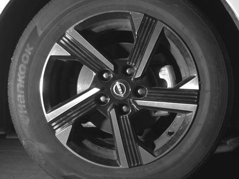 Used 2025 Nissan Sentra SV FWD image 13