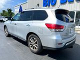 Used 2016 Nissan Pathfinder SV image 3