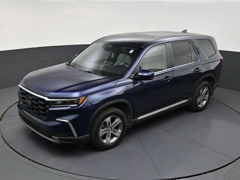Used 2025 Honda Pilot EX-L image 10