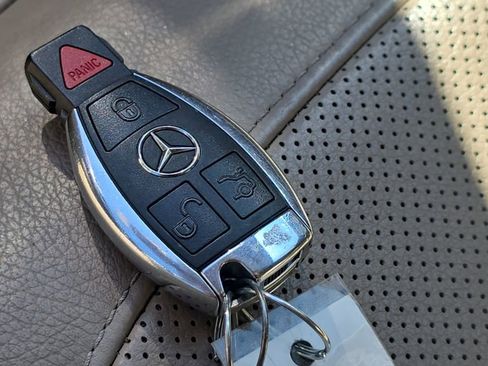 Used 2013 Mercedes-Benz GL 320 BlueTEC 4MATIC image 24