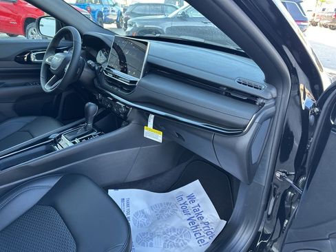 New 2026 Jeep Compass Latitude image 53