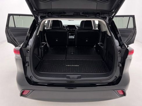 Used 2024 Toyota Highlander XLE image 24