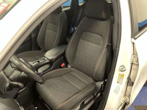 Used 2024 Honda HR-V Sport image 11