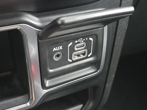 Used 2022 Jeep Wrangler Unlimited Sport image 2