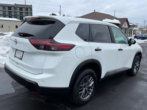 Used 2024 Nissan Rogue S image 7