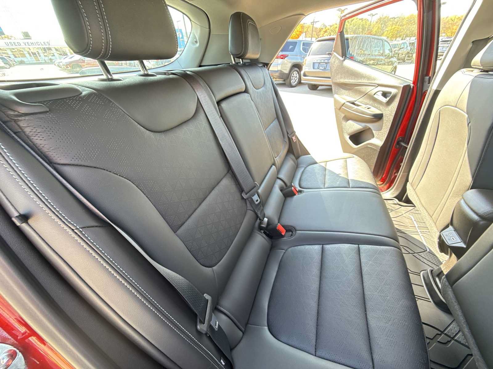 Certified 2023 Chevrolet Bolt LT w/ Infotainment Package FWD image 26