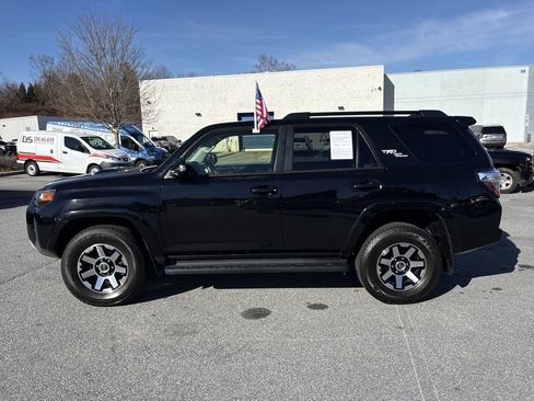 Used 2024 Toyota 4Runner TRD Off-Road Premium image 6