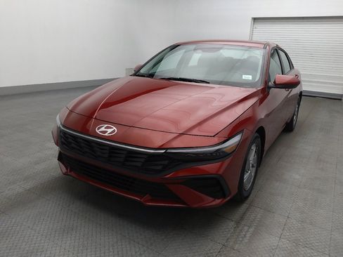 Used 2025 Hyundai Elantra SE image 15