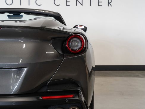 Used 2019 Ferrari Portofino RWD image 25
