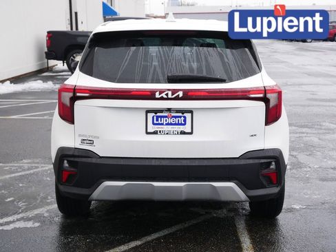 Used 2024 Kia Seltos LX image 4