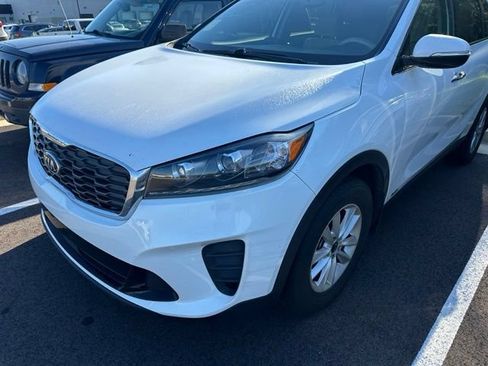 Used 2020 Kia Sorento LX w/ LX I4 Convenience Package AWD/4WD image 2