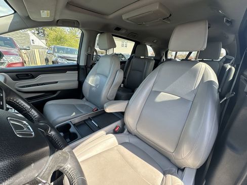 Used 2019 Honda Odyssey EX-L image 2