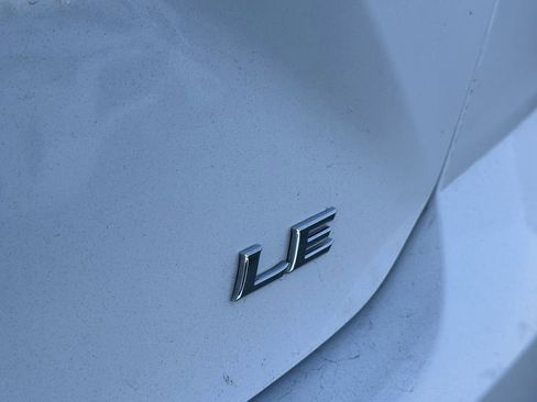 Used 2025 Toyota Camry LE image 6