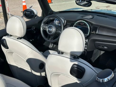 Used 2017 MINI Cooper S image 32