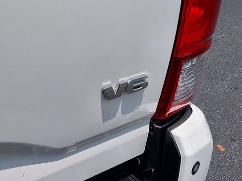 Used 2016 Toyota Tacoma TRD Sport w/ Premium & Technology Package AWD/4WD image 16