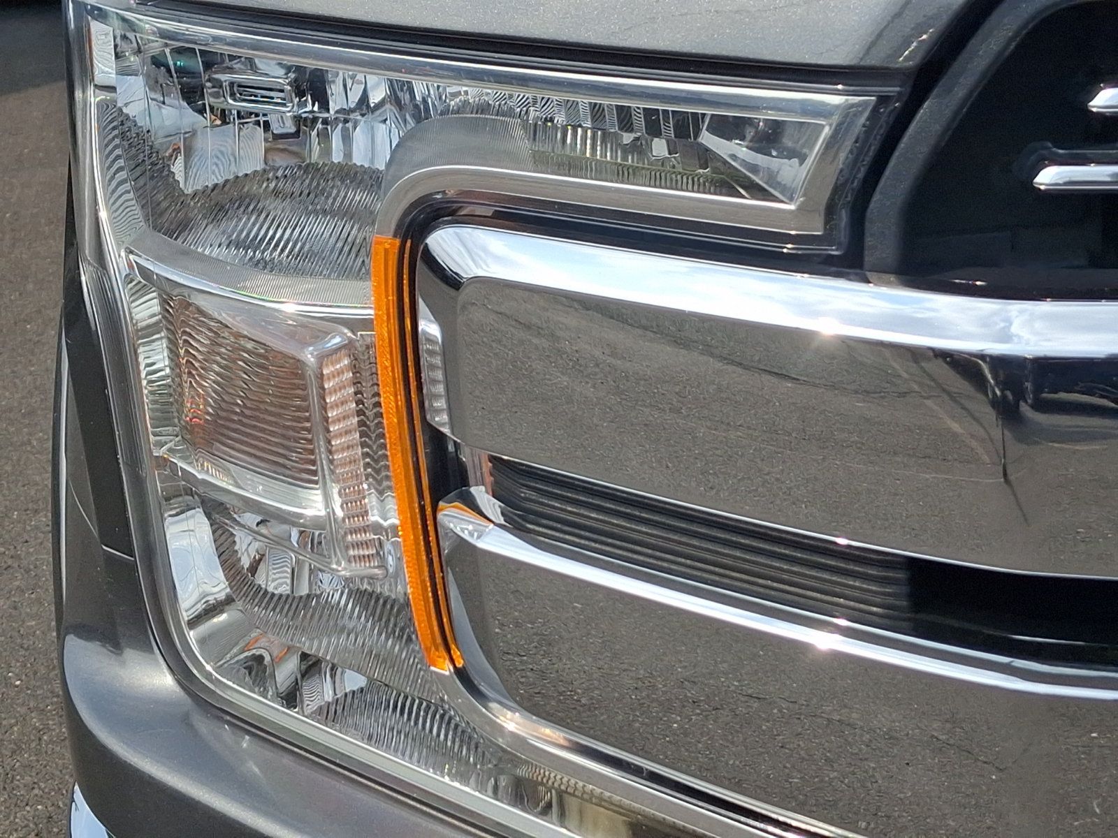 Used 2019 Ford F150 Lariat AWD/4WD image 9
