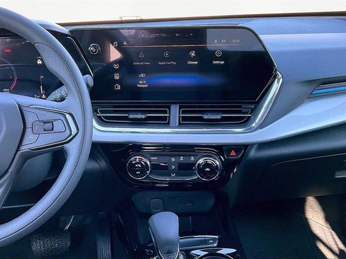 New 2026 Chevrolet Trax LT image 7