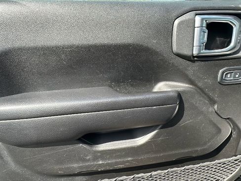 Used 2024 Jeep Wrangler Unlimited Rubicon image 15