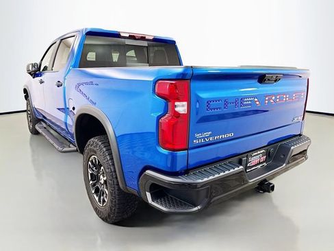 Used 2022 Chevrolet Silverado 1500 ZR2 w/ Technology Package AWD/4WD image 5