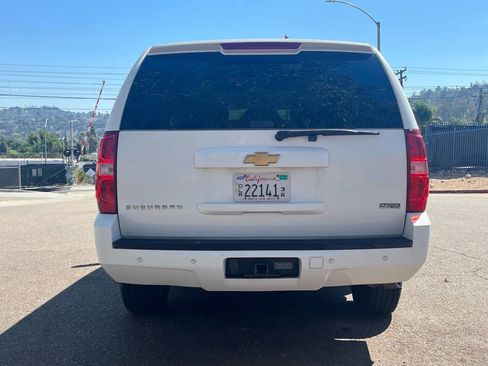 Used 2012 Chevrolet Suburban LT image 7