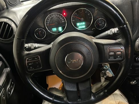 Used 2014 Jeep Wrangler Unlimited Sport w/ Power Convenience Group AWD/4WD image 4