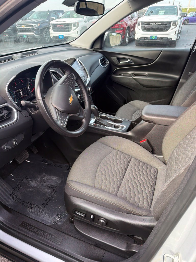 Used 2018 Chevrolet Equinox LT w/ Sun & Infotainment Package AWD/4WD image 5