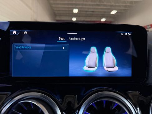 Used 2025 Mercedes-Benz GLA 250 image 33