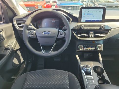 Certified 2023 Ford Escape Active AWD/4WD image 12