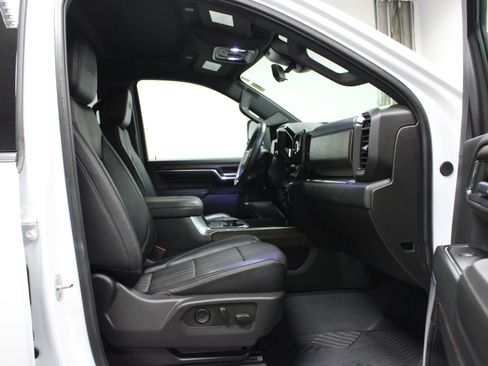 Used 2024 Chevrolet Silverado 3500 High Country w/ Technology Package AWD/4WD image 16