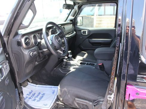 Used 2018 Jeep Wrangler Unlimited Sport S AWD/4WD image 23