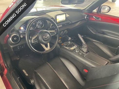 Used 2017 MAZDA MX-5 Miata RF Grand Touring RWD image 9