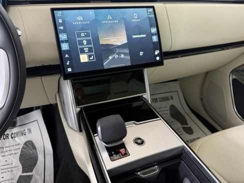 Used 2025 Land Rover Range Rover SE AWD/4WD image 36