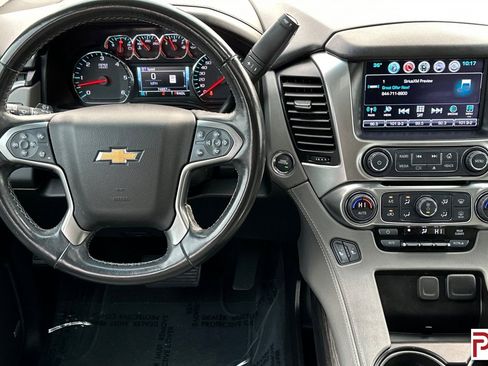 Used 2019 Chevrolet Suburban LT image 17