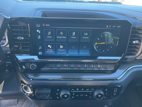 Used 2024 Chevrolet Silverado 2500 ZR2 w/ Technology Package image 26