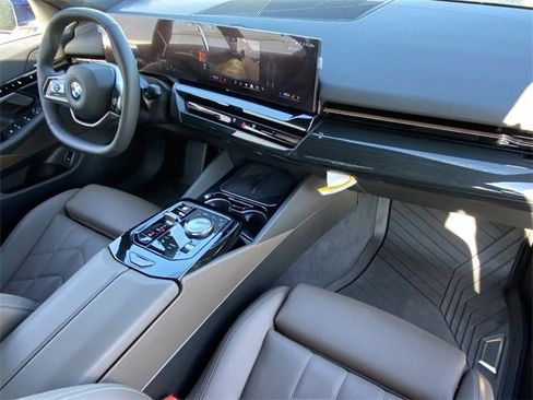 Certified 2025 BMW 530i image 14