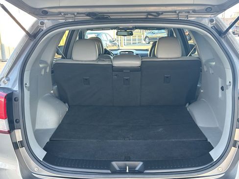 Used 2015 Kia Sorento LX image 9