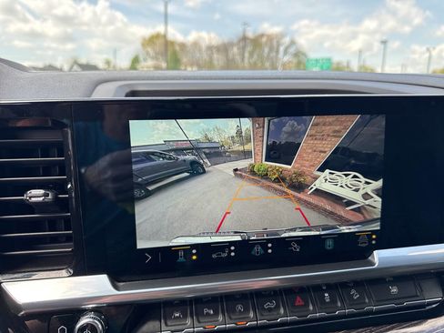 Used 2023 GMC Sierra 1500 Elevation w/ Preferred Package image 41