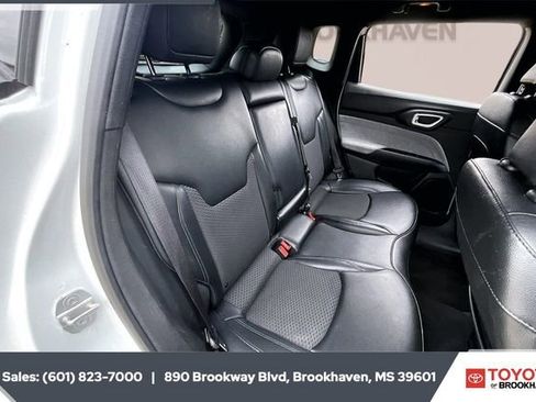 Used 2024 Jeep Compass Latitude image 20